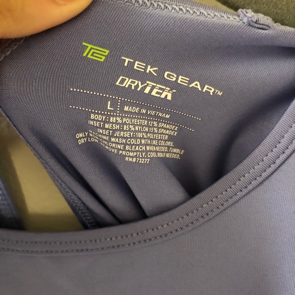 Athletic Tank Top Bundle (L) - Picture 4 of 10